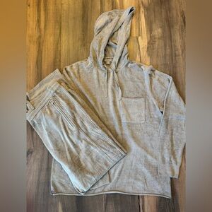 Barefoot Dreams Ultra Lite Cozy Chic Hoodie